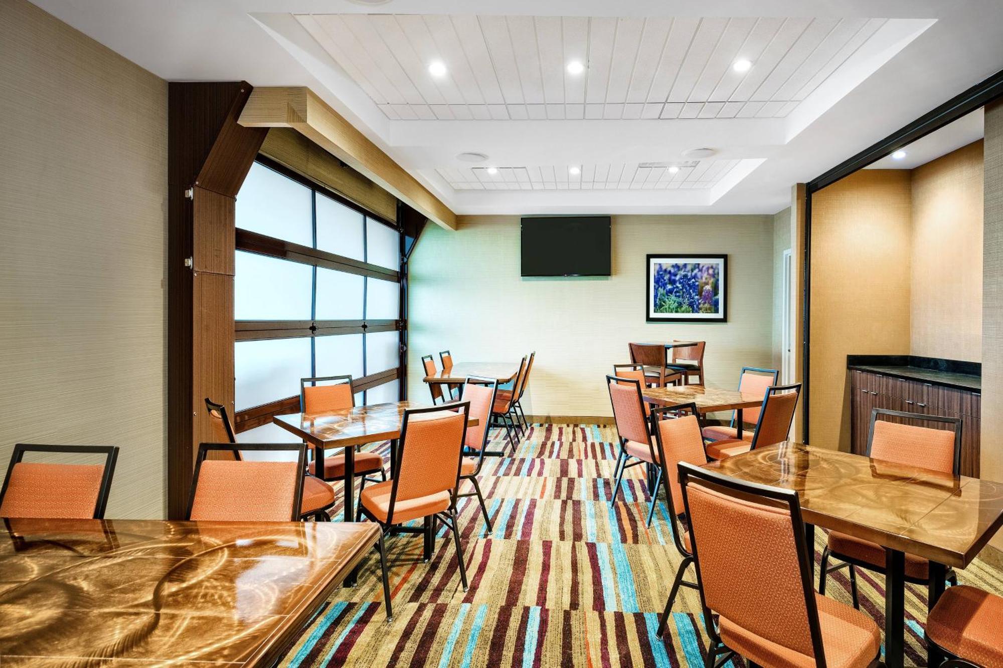 Fairfield Inn & Suites By Marriott Van Exterior photo