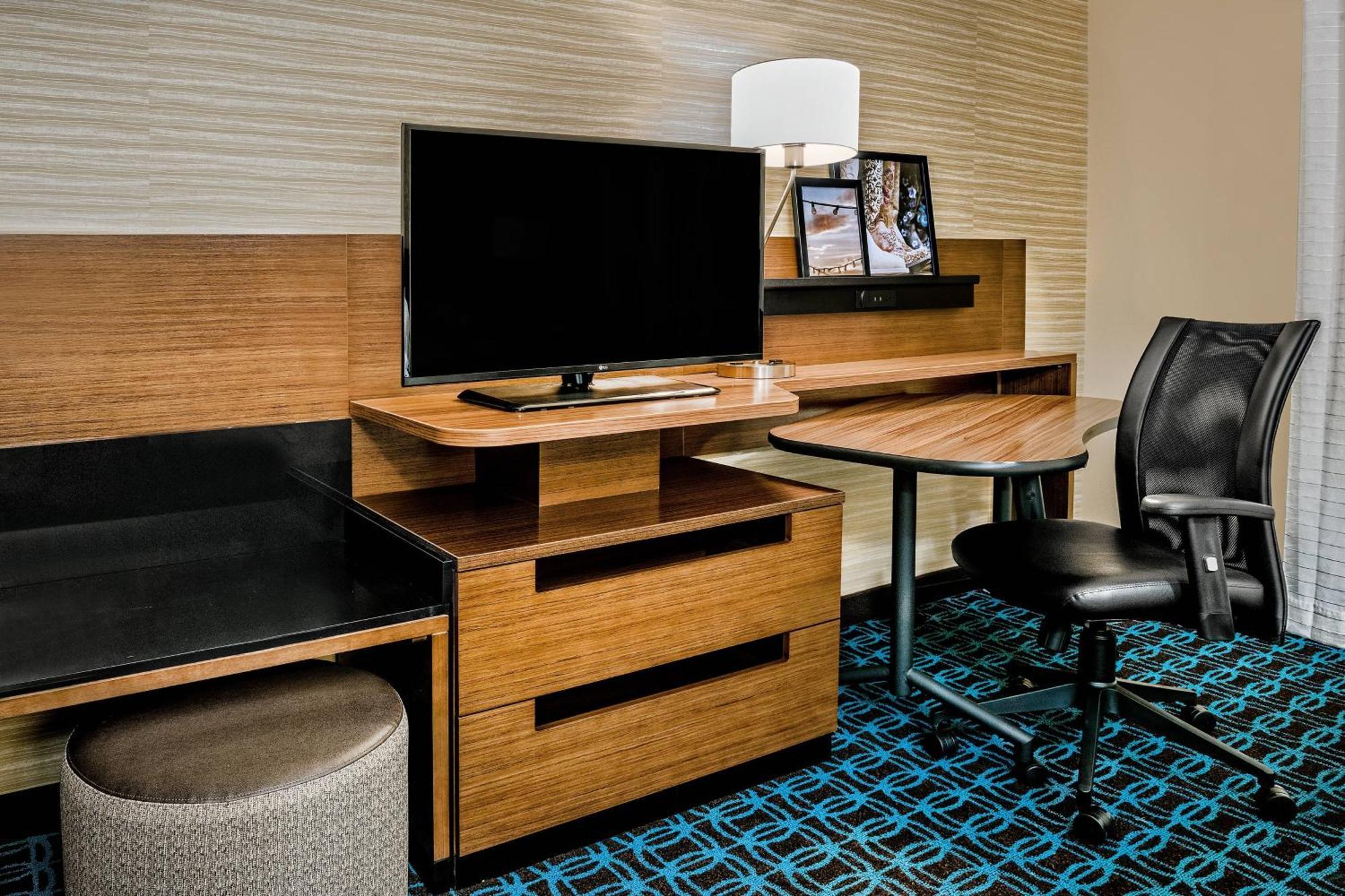 Fairfield Inn & Suites By Marriott Van Exterior photo